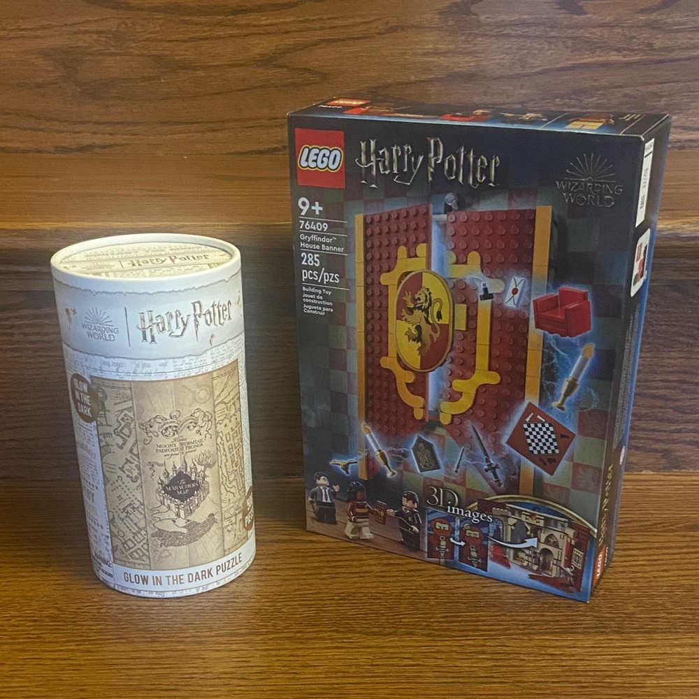 LEGO Harry Potter Gryffindor Banner Building Set & Harry Potter Puzzle